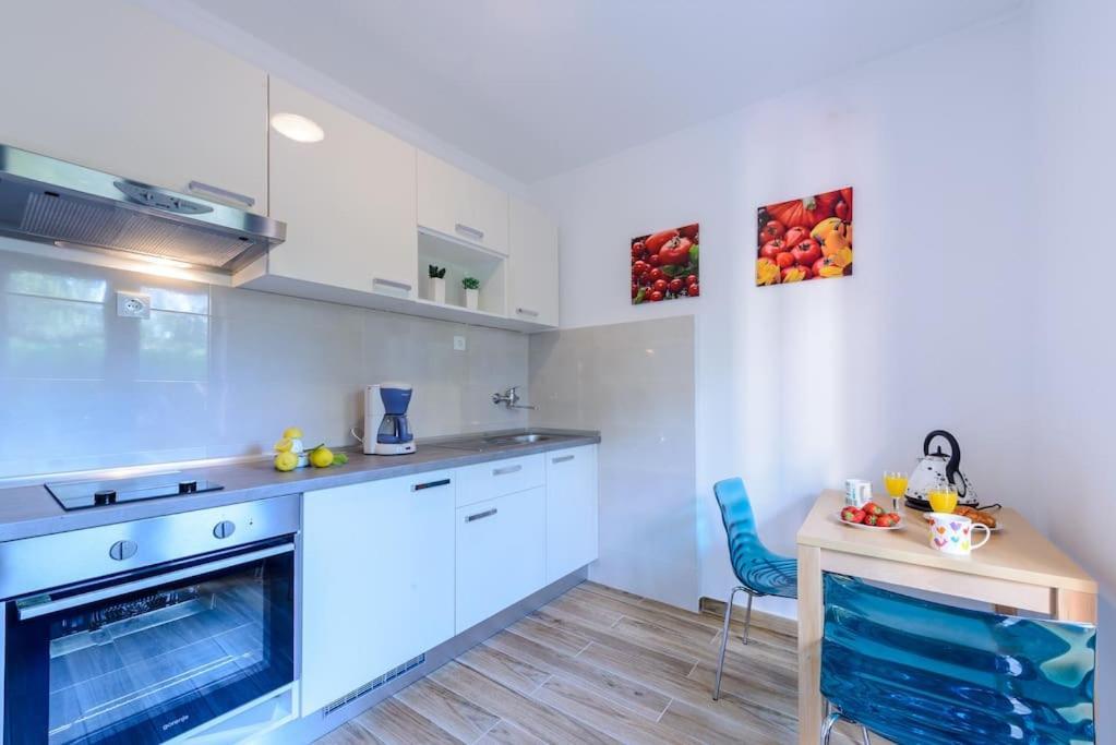Center 2 * Cavtat